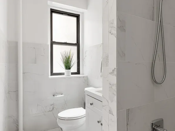 447 Fort Washington Avenue image 8 of 12