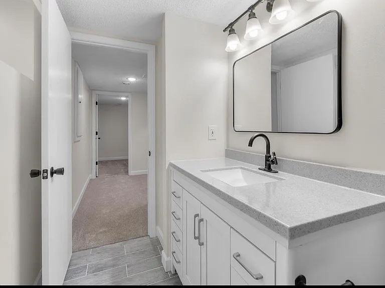 9109 Queen Ave S — Photo 10