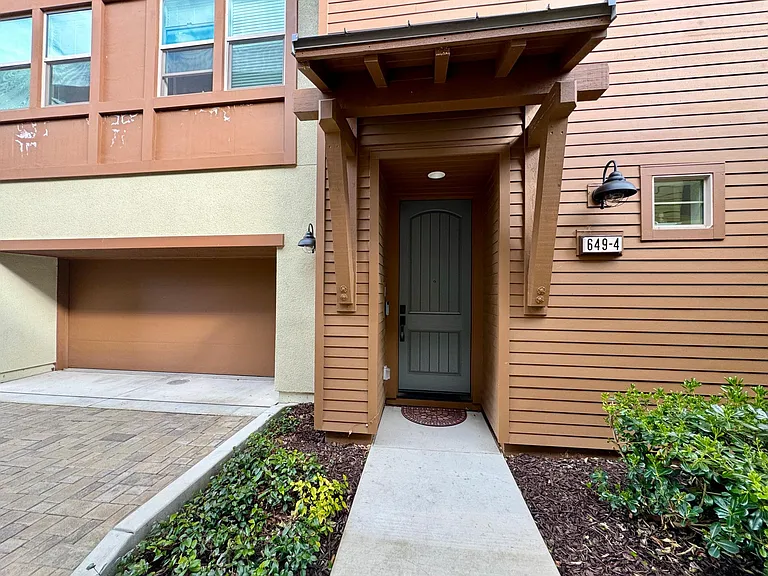 649 Sandalwood Dr #4 — Photo 5