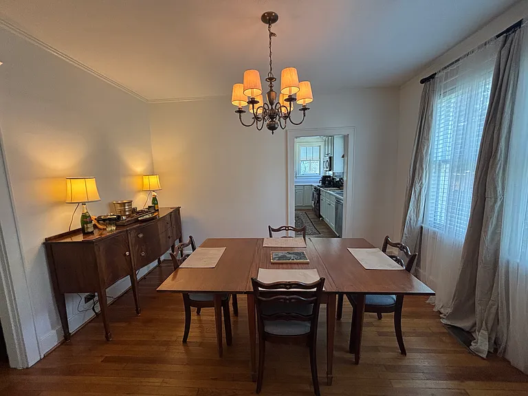 407 S Walker St — Photo 5