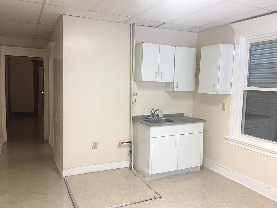 2nd image of 26 Hine St
