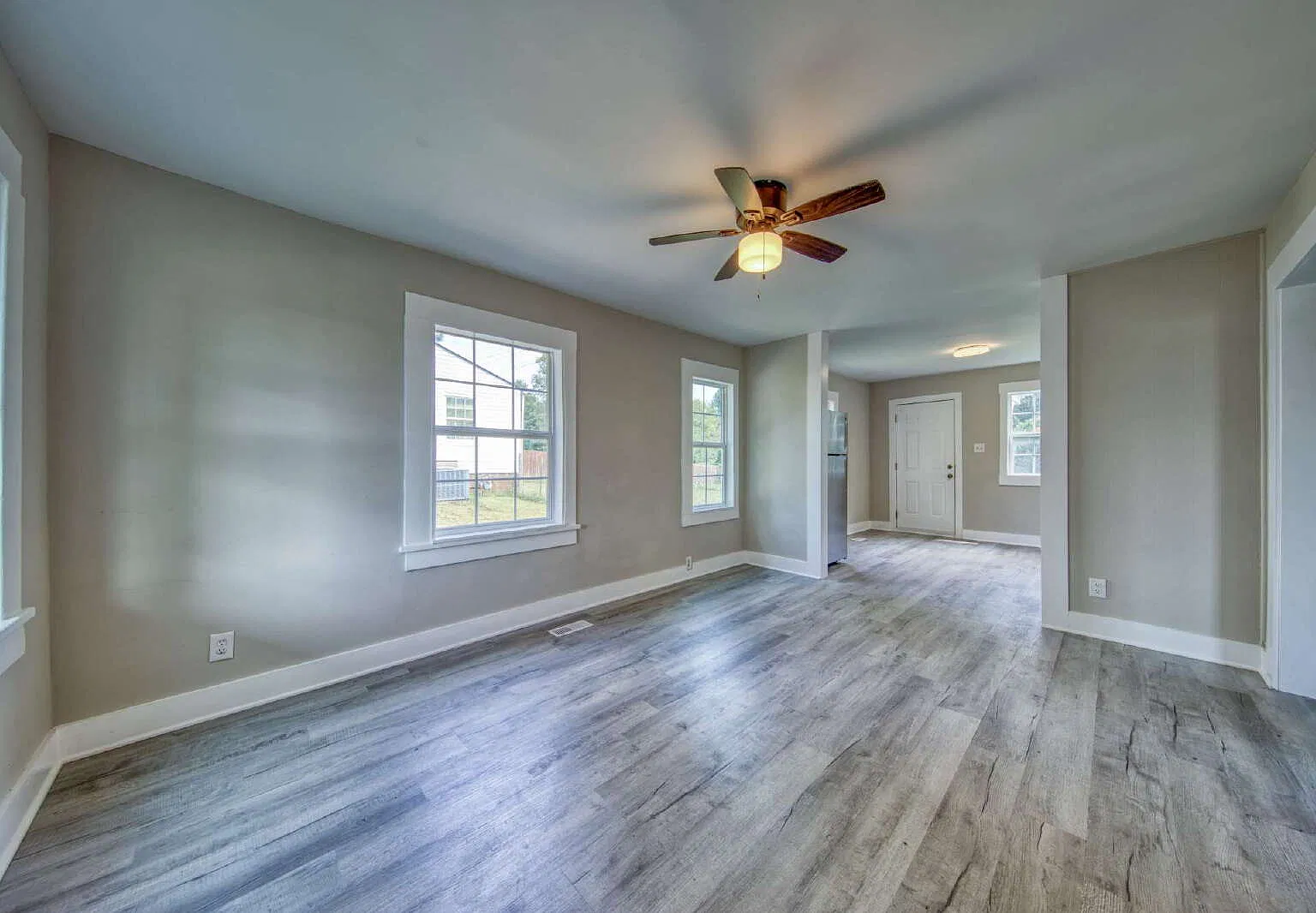 2 bed, 1.0 bath, 700 sqft, $1,500 — Photo 2