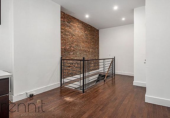 4th image of 309 Tompkins Ave APT 1D