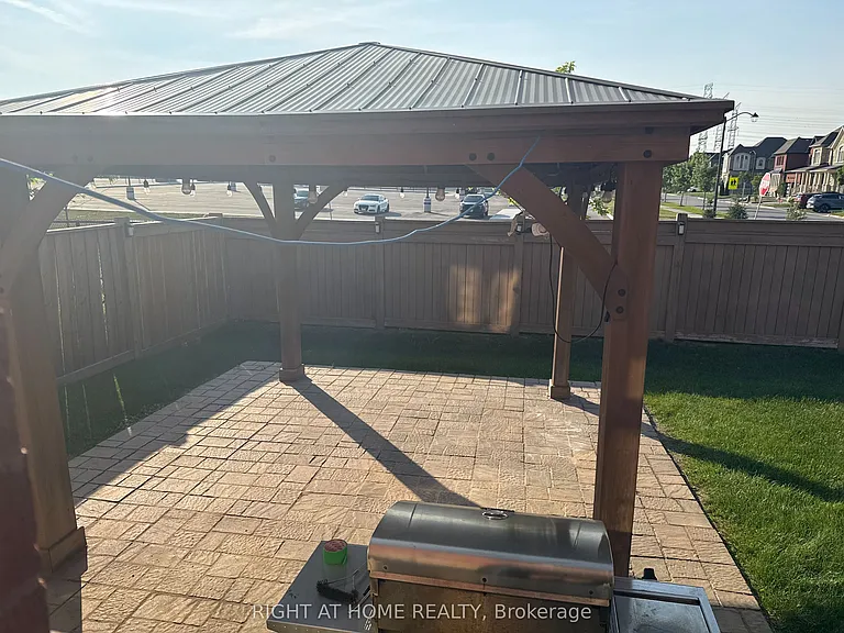 116 Hurst Dr — Photo 45