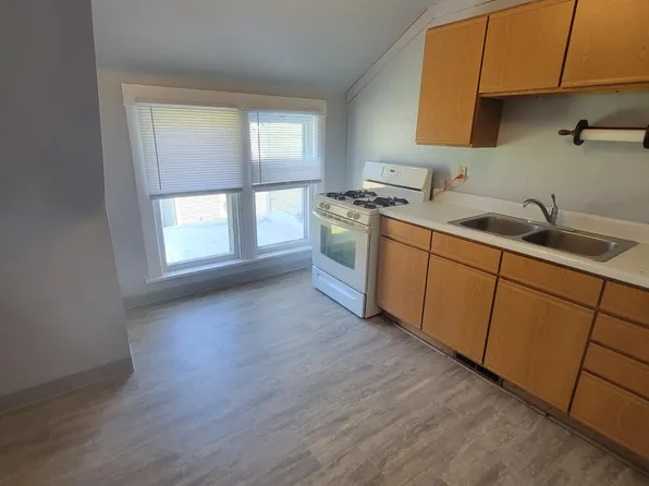 20 N Willow St #201, Vermillion, SD 57069