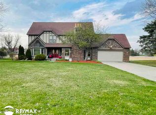 9115 Burning Tree Dr, Grand Blanc, MI 48439