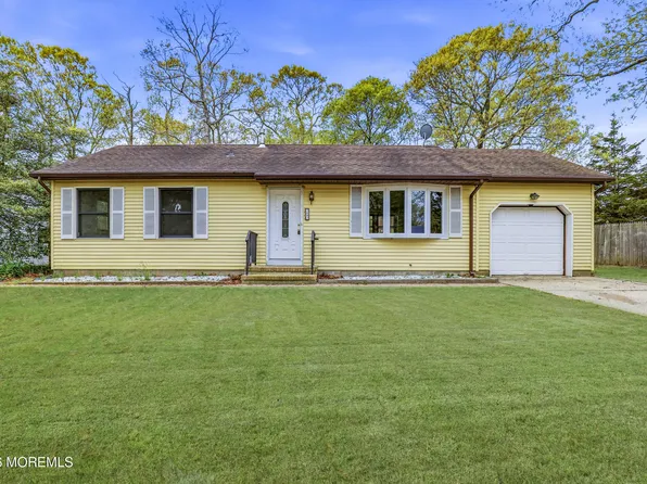 19 Oak Leaf Dr, Little Egg Harbor, NJ 08087