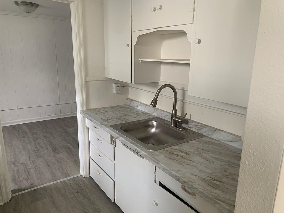 1st image of 815 E Clark St #10524434
