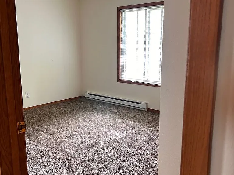 1266-1301 Winston Dr — Photo 16