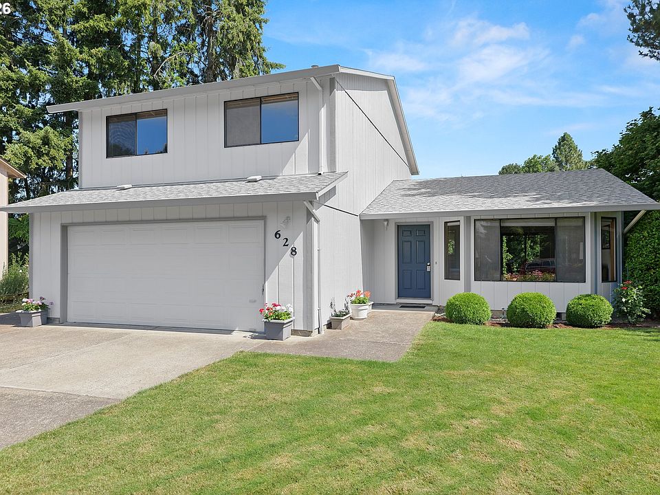 1st image of 628 SE 33rd Ct