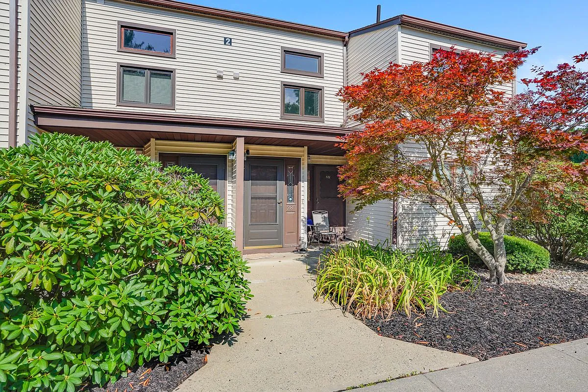1 bed, 1.0 bath, 920 sqft, $2,300 — Photo 1