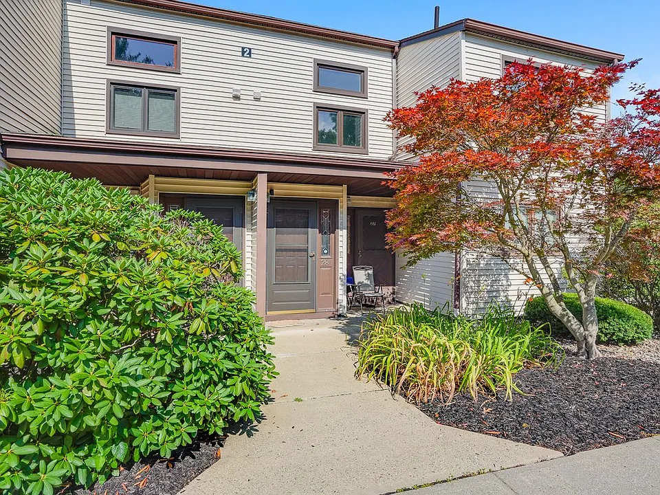 125 Stringham Rd #28
