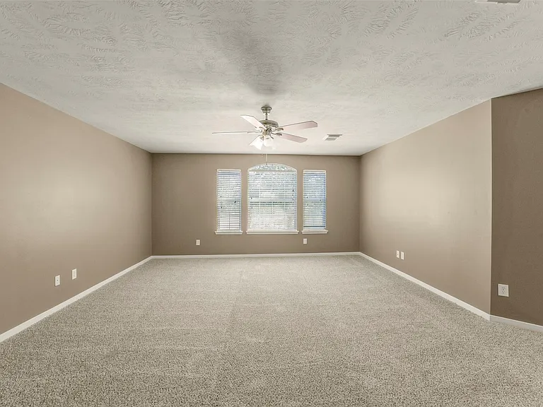 2414 Falcon Knoll Ln — Photo 35