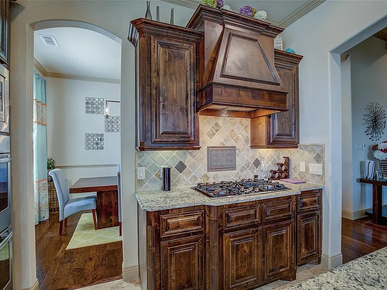 904 Lake Meadow Ln — Photo 8