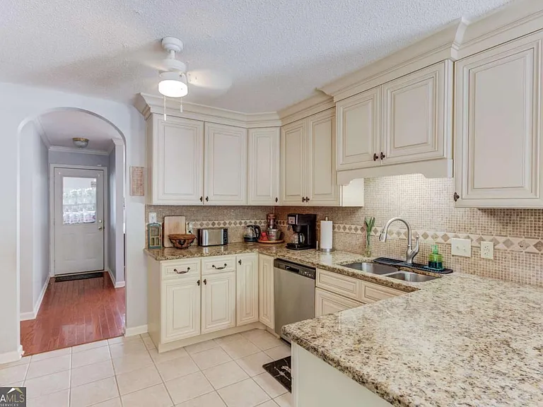 3314 Banks Mountain Dr — Photo 13