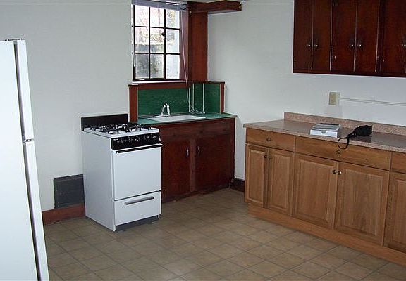 715 #B - Kitchen