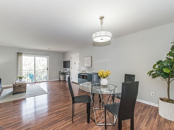 3rd image of 26 John St APT 3C