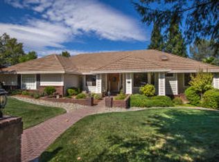 516 River Oaks Dr, Redding, CA 96001