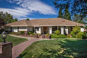 516 River Oaks Dr photo 1