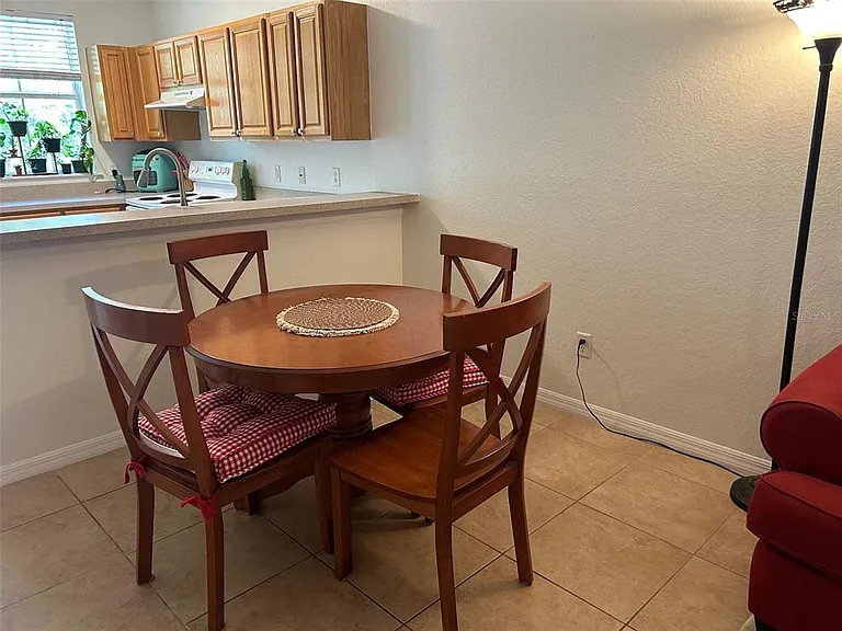 621 SW 10th St #203 — Photo 6