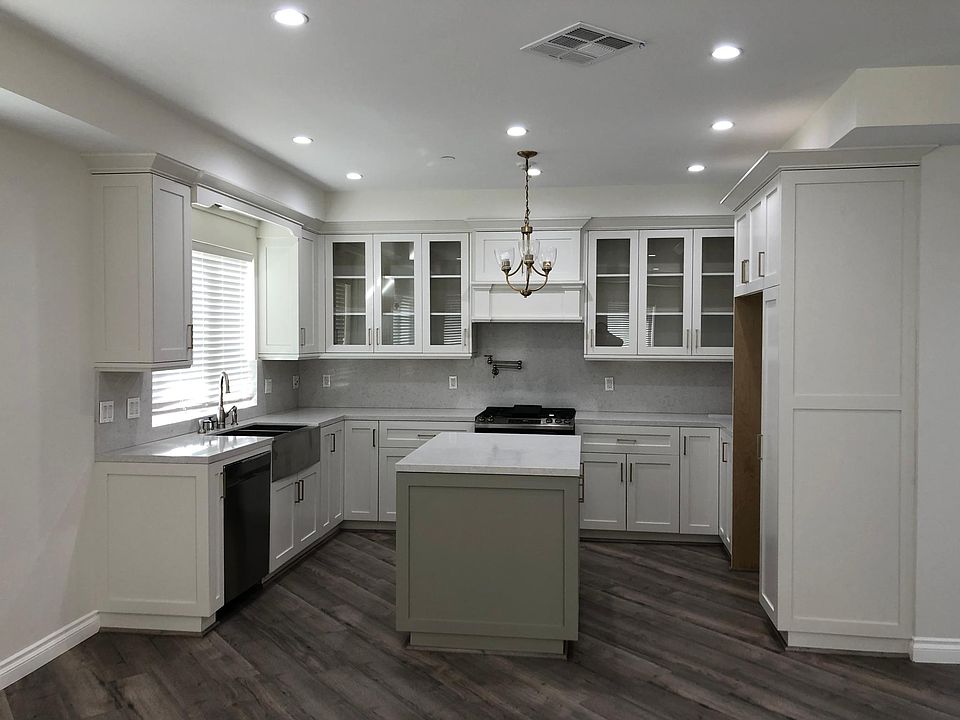 1st image of 223 W Linden Ave #103