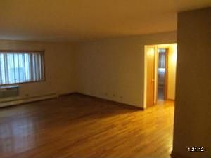 4th image of 914 N Austin Blvd APT B5