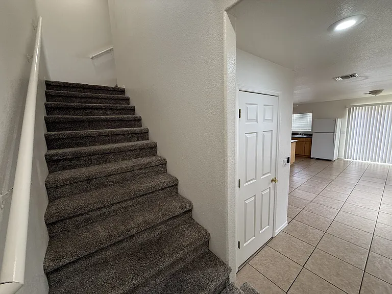 384 Anna Cir #A — Photo 14