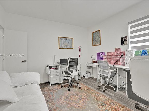 2nd image of 3784 Sheridan Ave