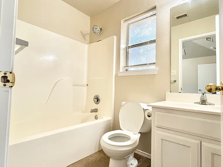 124 Stewart Bend Ct #A — Photo 10