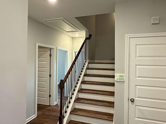 5th image of 12 Springdale Ct