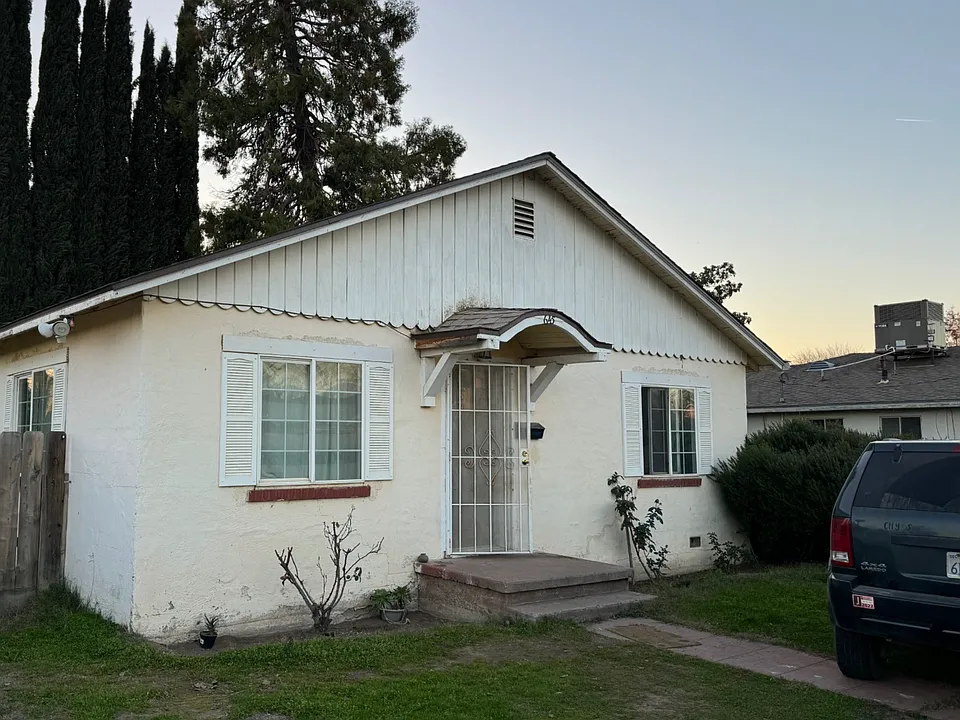645 N 7th St