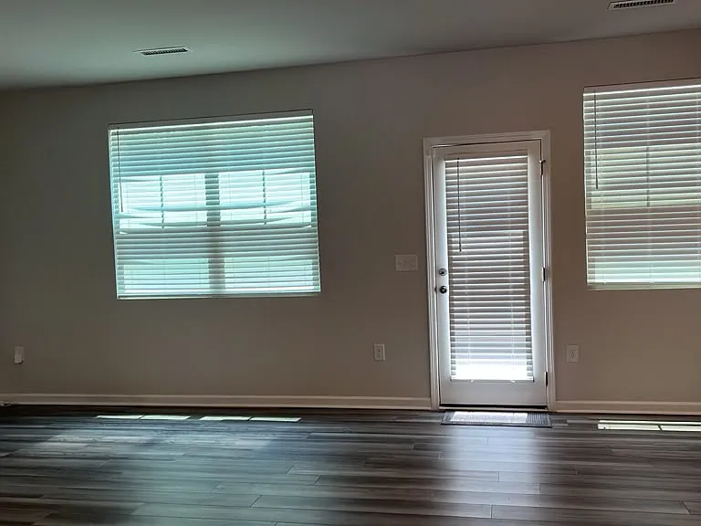 328 Hazy Hills Ln — Photo 16