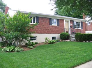 4704 Creek Shore Dr, Rockville, MD 20852