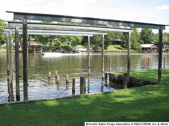 2nd image of Bayou Ter
