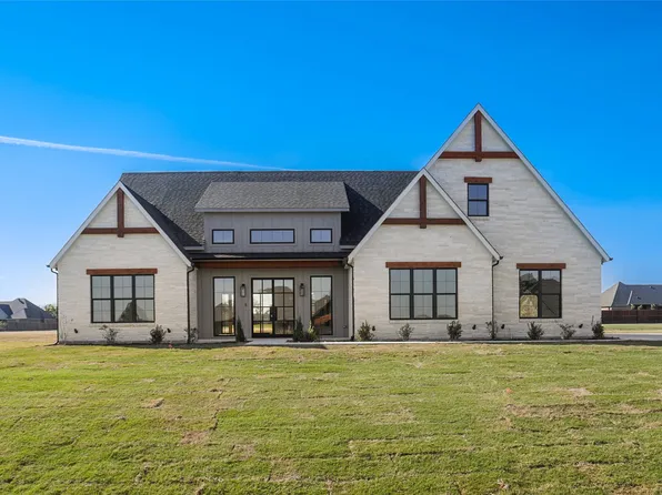 207 Stuart St, Paradise, TX 76073