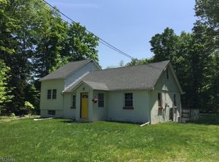 15 Ress Rd, Oak Ridge, NJ 07438