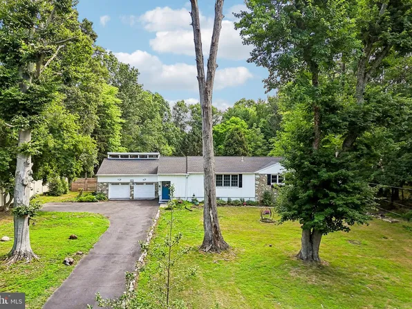 2129 Herblew Rd, Warrington, PA 18976