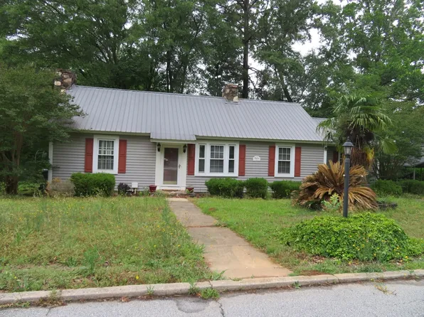 111 Maplebrook St, Laurens, SC 29360