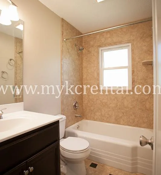 5329 Linden St — Photo 2