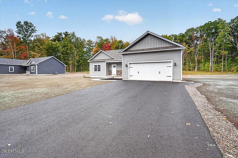 2nd image of 10 Wolfe Road
