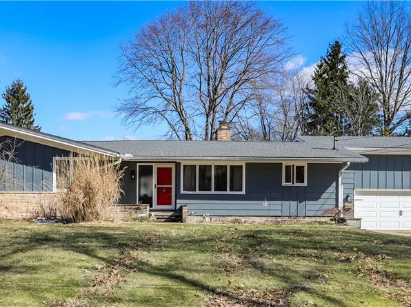 445 S Freedom St, Ravenna, OH 44266