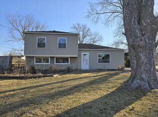 1418 Briarwood Dr, Champaign, IL 61821