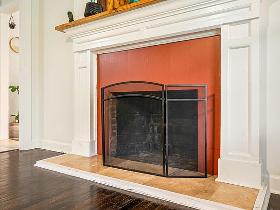 5th image of 153 Holcombe Rd