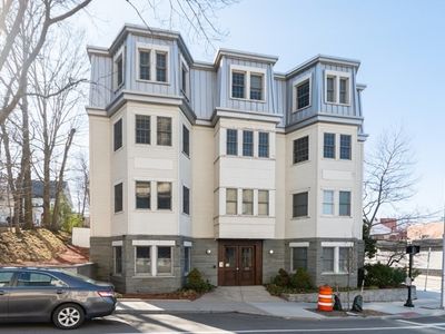 69 Galen St APT 1, Watertown, MA, 02472