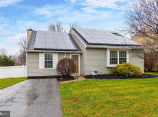 103 Oak Forest Dr, Sicklerville, NJ 08081