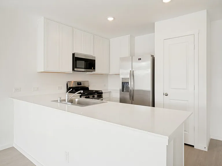 2031 Stable Ln — Photo 11