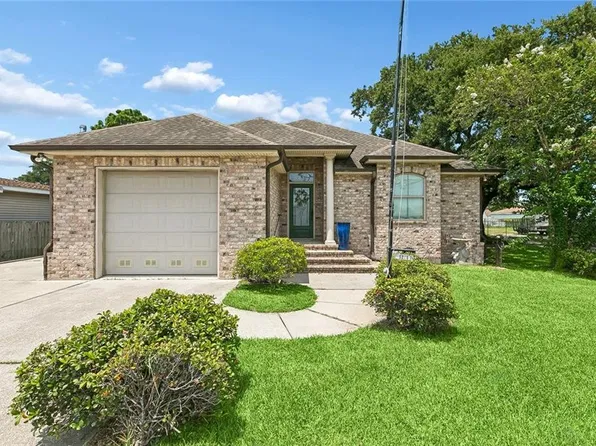 5216 Oak Dr, Marrero, LA 70072