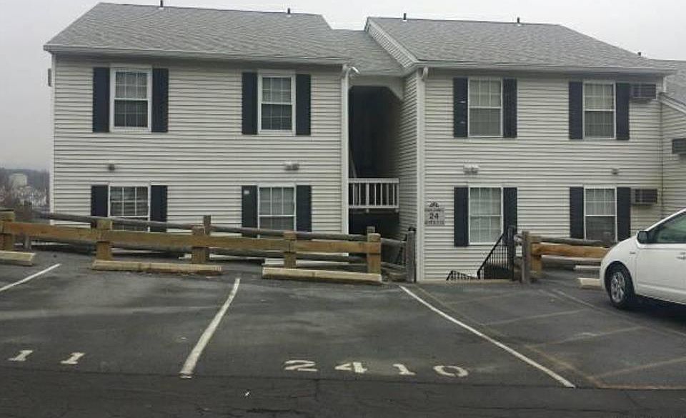 1st image of 24 Lexington Hl Unit 7