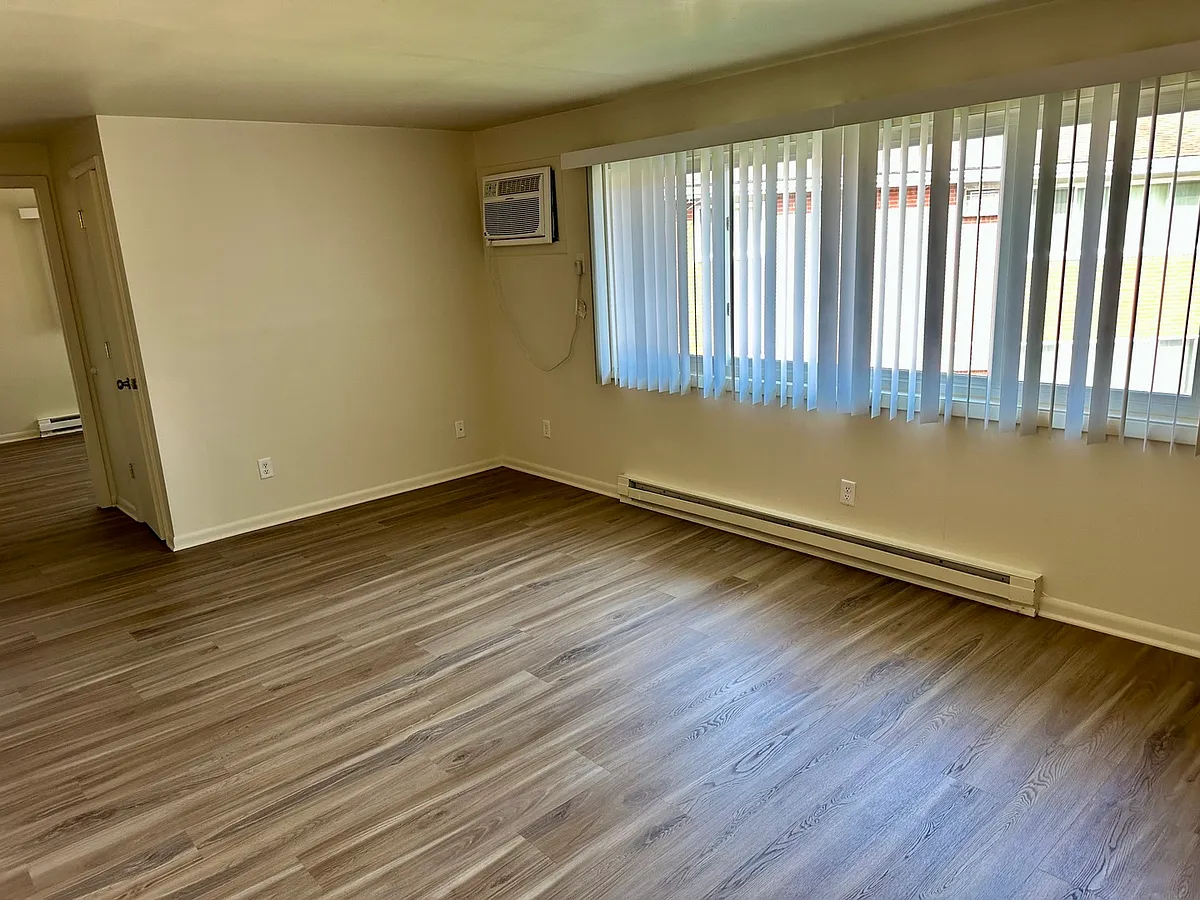 Building Photo - 1735 E Duane Blvd #4