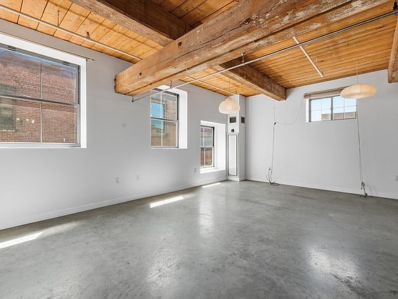 4th image of 172 Middle St APT 306